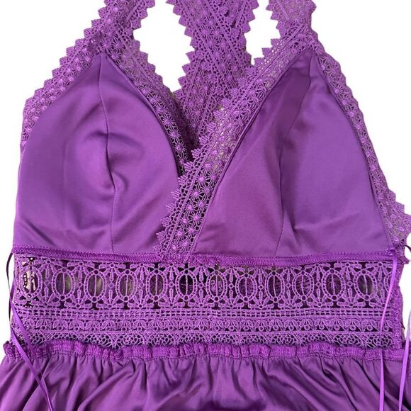 Fashion Nova ~ Lucie Lace Mini Dress ~ lace detailing ~ padded bust ~size XSmall - Picture 13 of 16